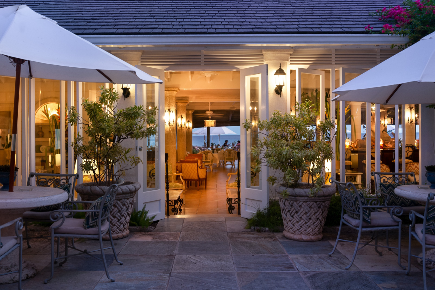 Coral Reef Club - Restaurant & Bar